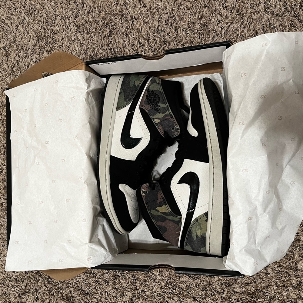 Jordan 1 Mid “Camo”